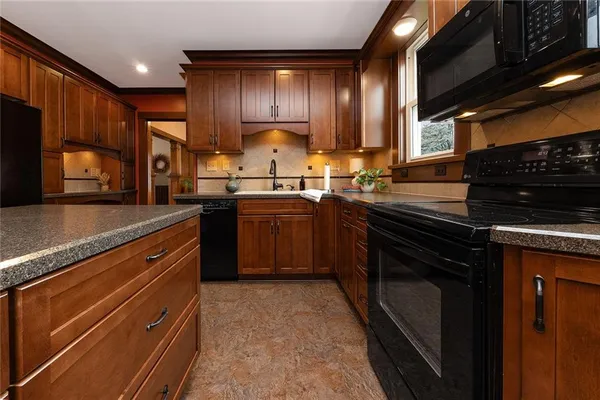 $449,900 | 518 Stewart Avenue, Grove City, PA 16127