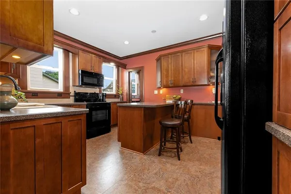 $449,900 | 518 Stewart Avenue, Grove City, PA 16127