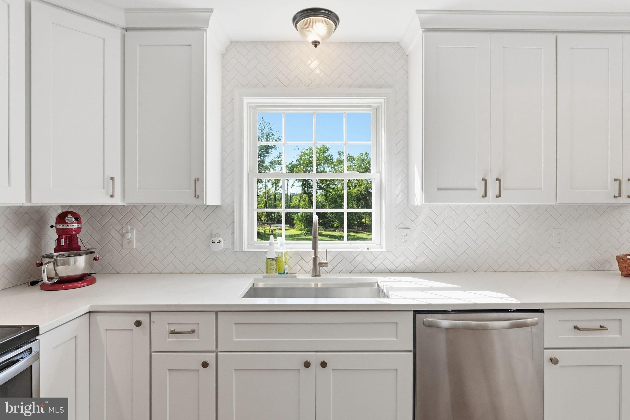 18198 Springs Road Jeffersonton, VA 22724 - Photo 25 of 80 Kitchen: Sparkling White