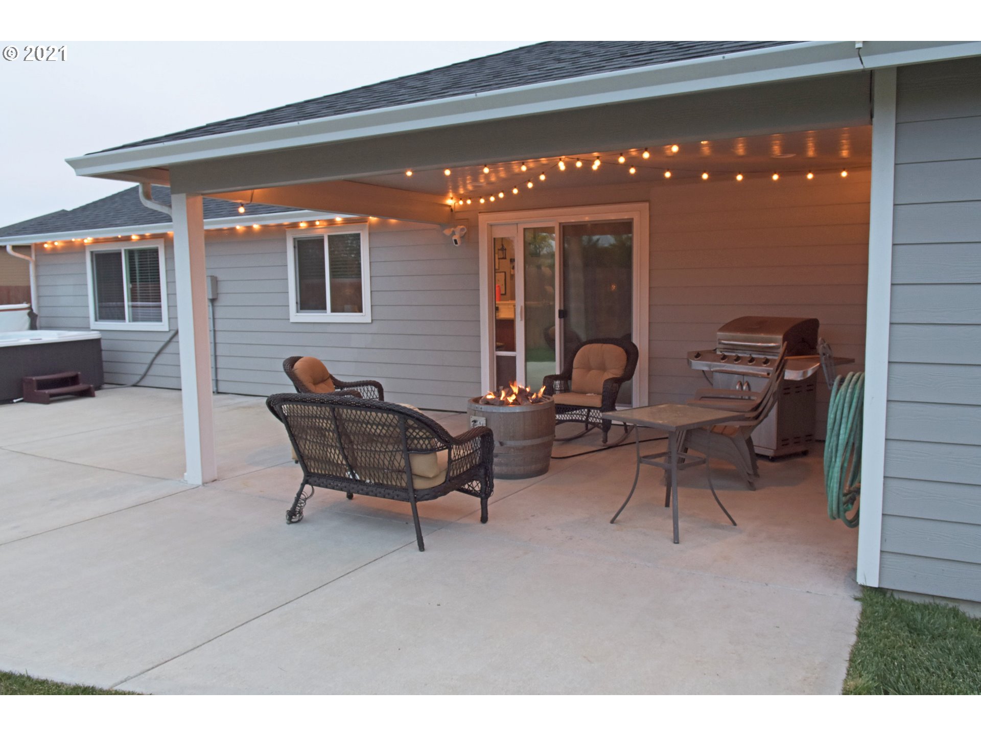 2055 Roosevelt Loop North Bend, OR 97459 - Photo 27 of 32