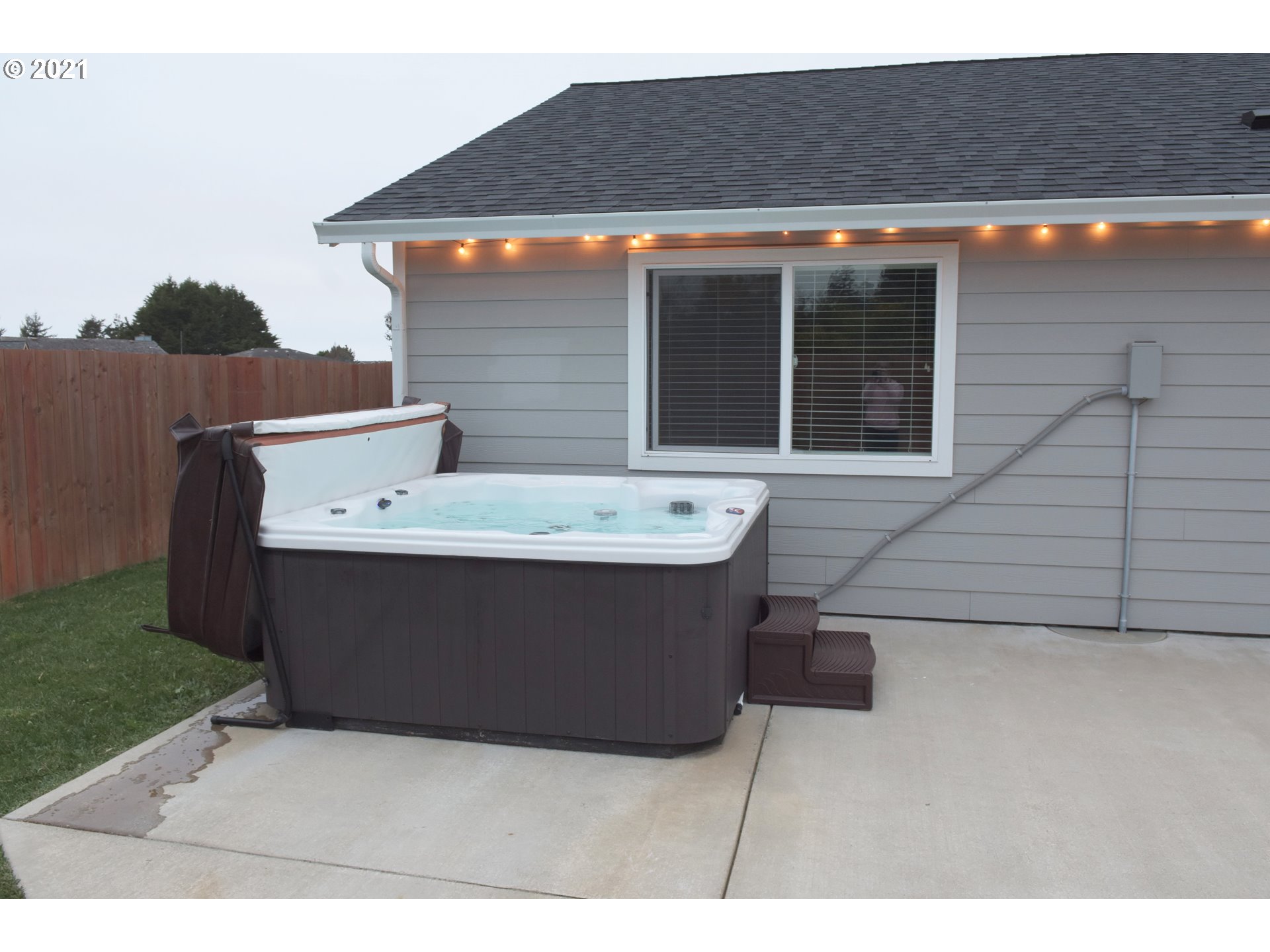 2055 Roosevelt Loop North Bend, OR 97459 - Photo 28 of 32