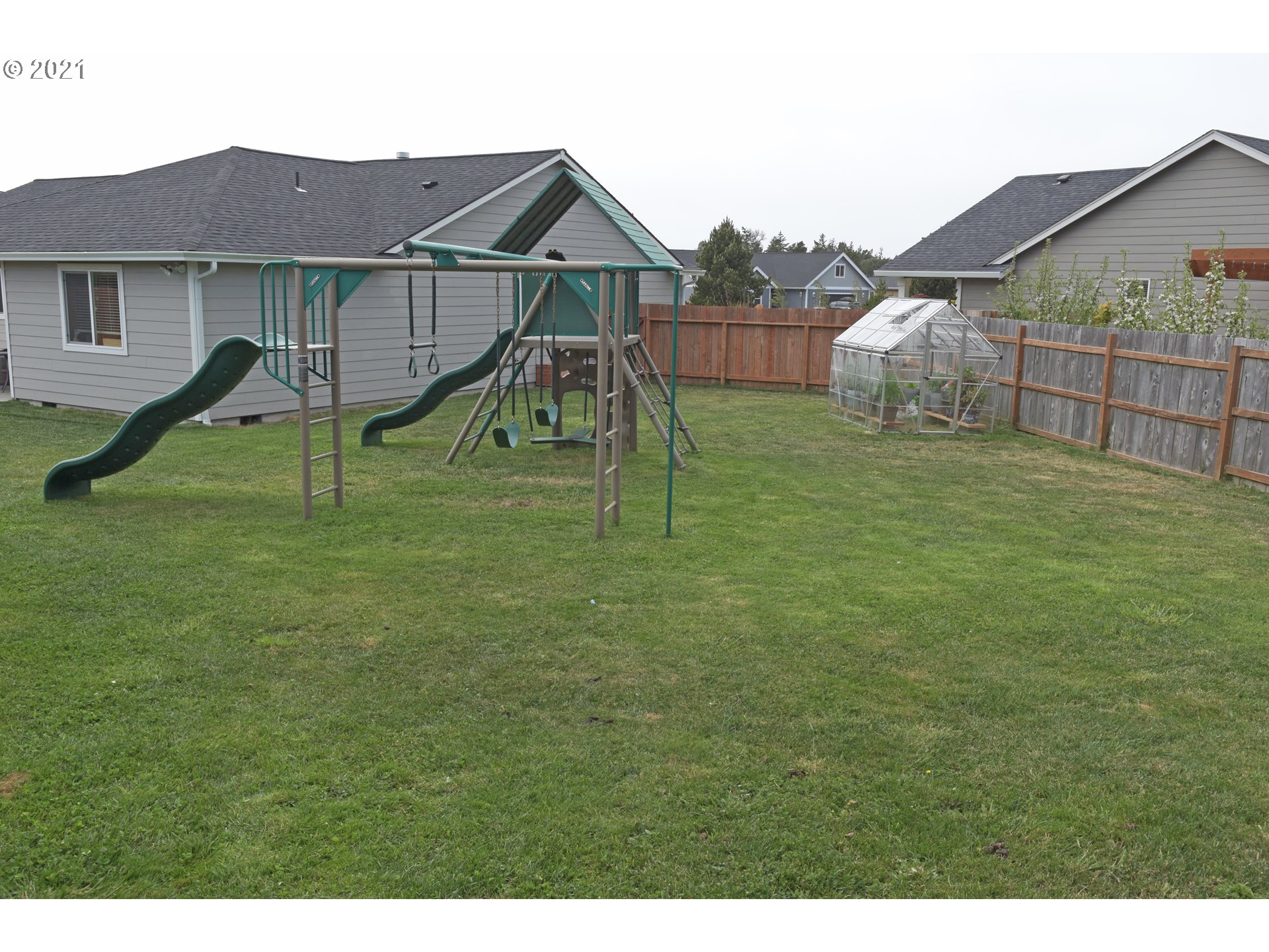 2055 Roosevelt Loop North Bend, OR 97459 - Photo 29 of 32