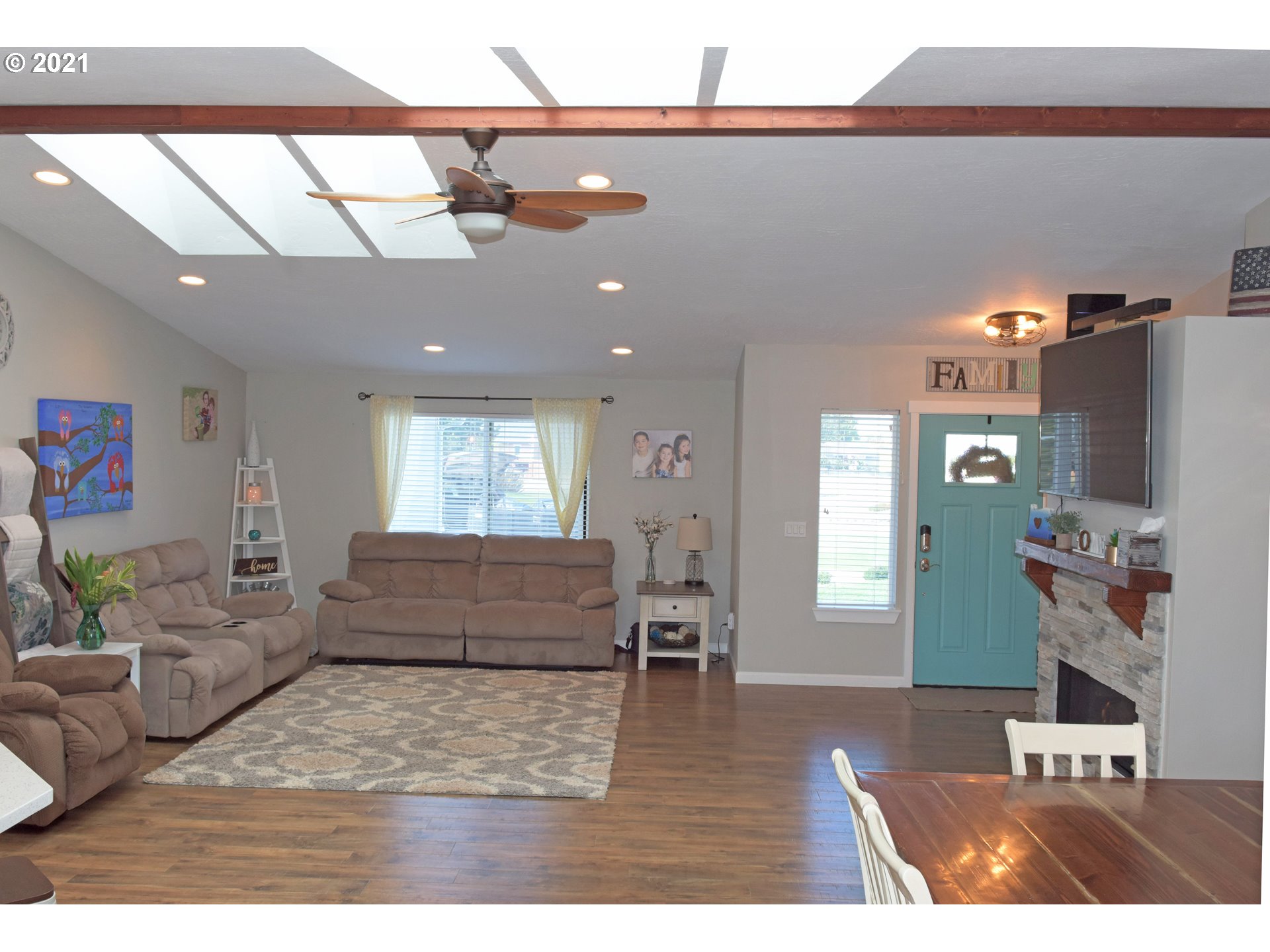 2055 Roosevelt Loop North Bend, OR 97459 - Photo 5 of 32