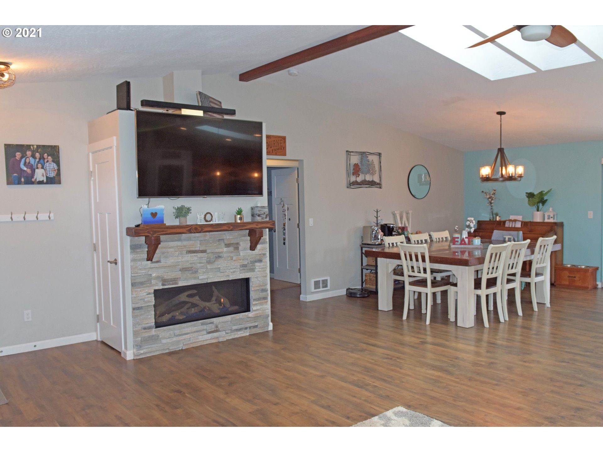 2055 Roosevelt Loop North Bend, OR 97459 - Photo 6 of 32