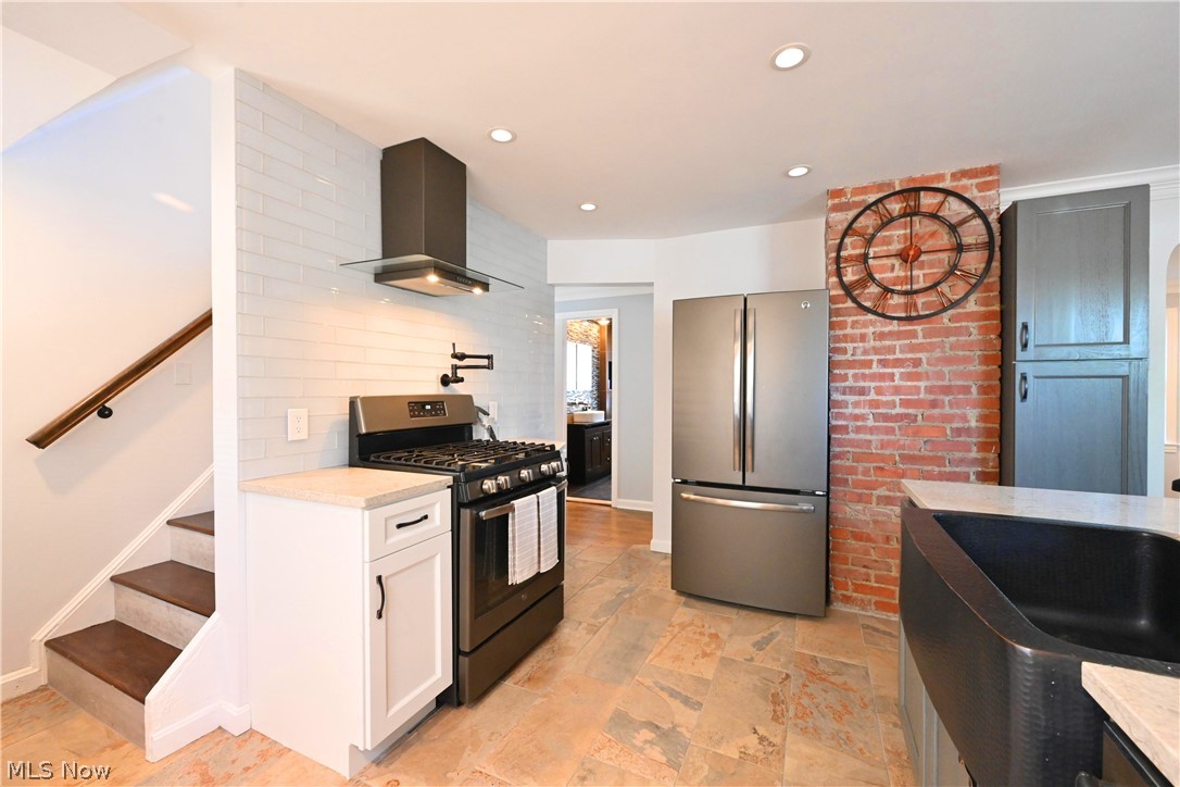 3067 Warren Road Cleveland, OH 44111 - Photo 11 of 35 Gallery Image 11