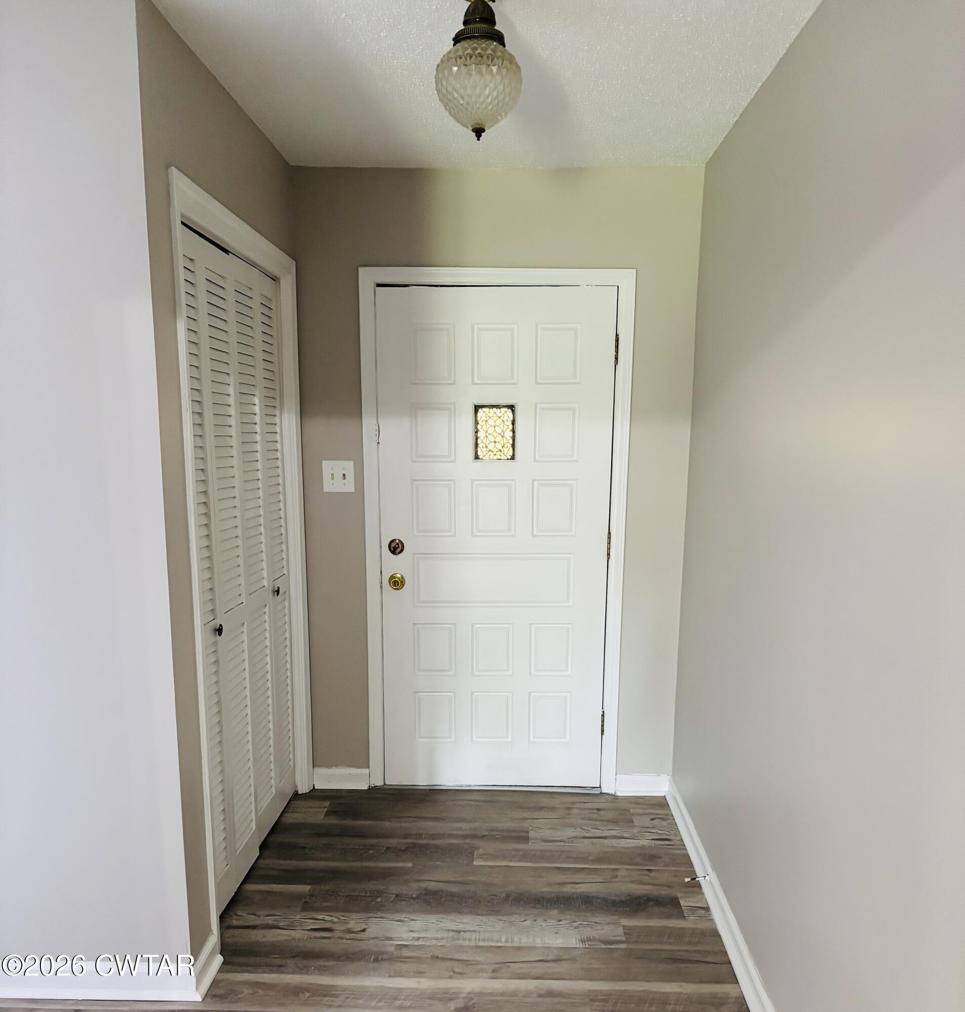 149 Commanche Trail Jackson, TN 38305 - Photo 2 of 15 a view of a hallway