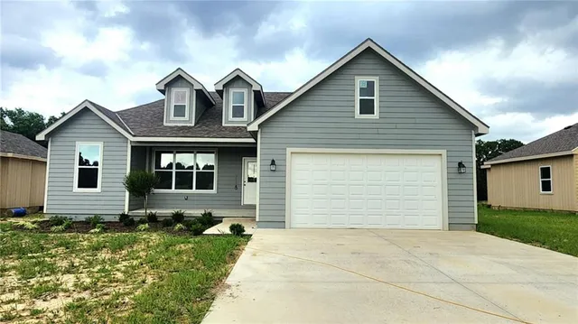 $316,000 | 1605 Al Ortolani Way, Pittsburg, KS 66762