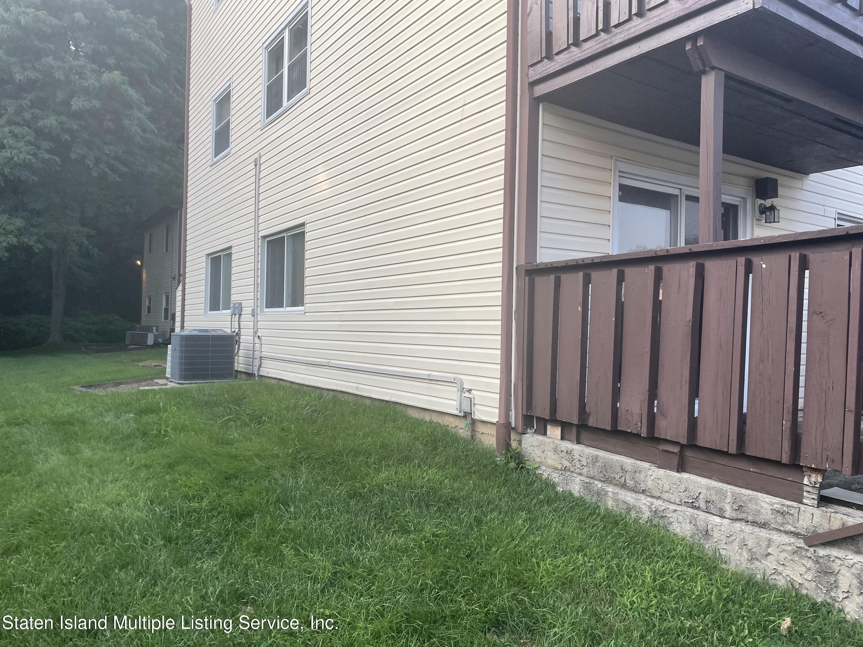 148 Timber Ridge Drive Staten Island, NY 10306 - Photo 2 of 7 8CD7C599-2B5F-4E77-BB5D-7937BFB53D60