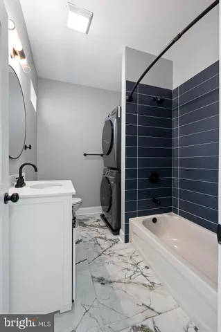 $1,400 | 5261 Larchwood Avenue, Unit 2, Philadelphia, PA 19143