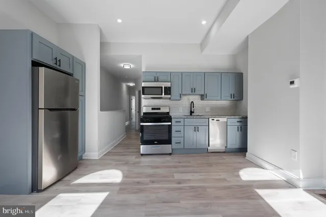 $1,400 | 5261 Larchwood Avenue, Unit 2, Philadelphia, PA 19143