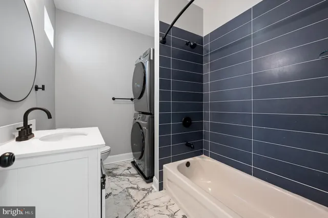 $1,400 | 5261 Larchwood Avenue, Unit 2, Philadelphia, PA 19143