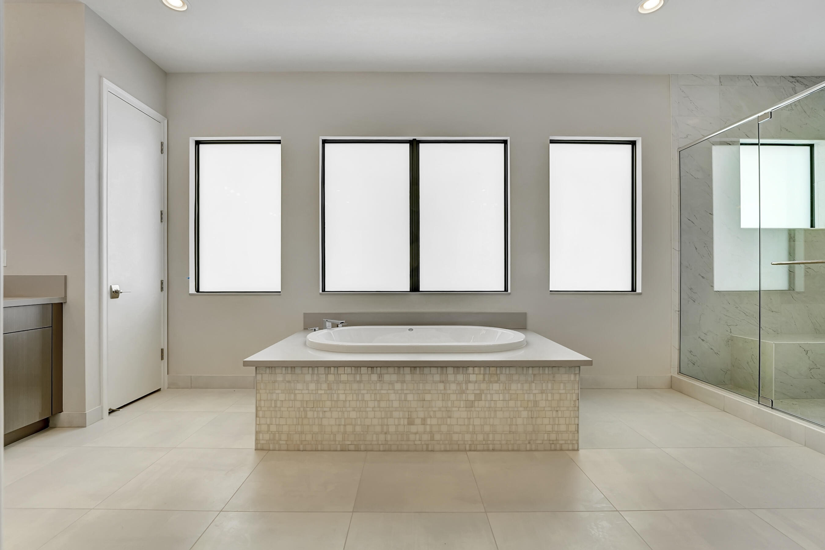 17048 Cappuccino Way Boca Raton, FL 33496 - Photo 23 of 43 master tub