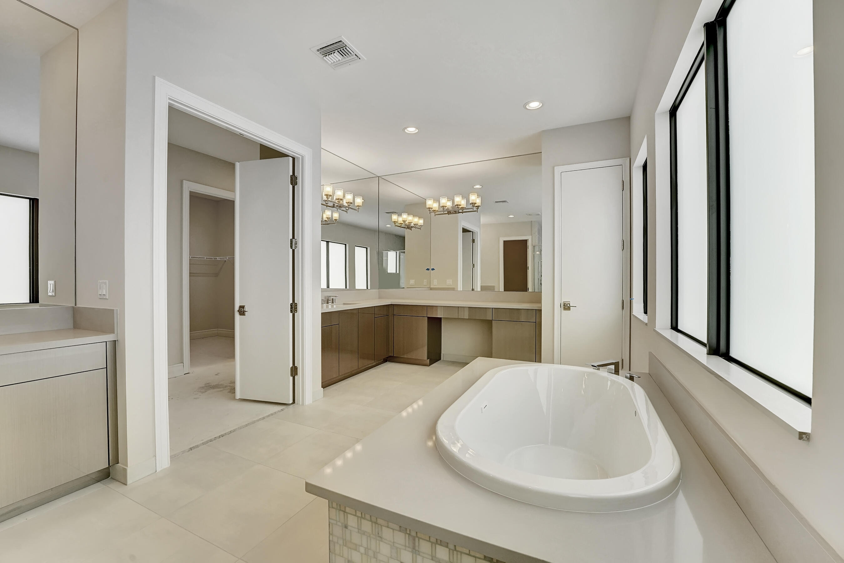 17048 Cappuccino Way Boca Raton, FL 33496 - Photo 24 of 43 master tub