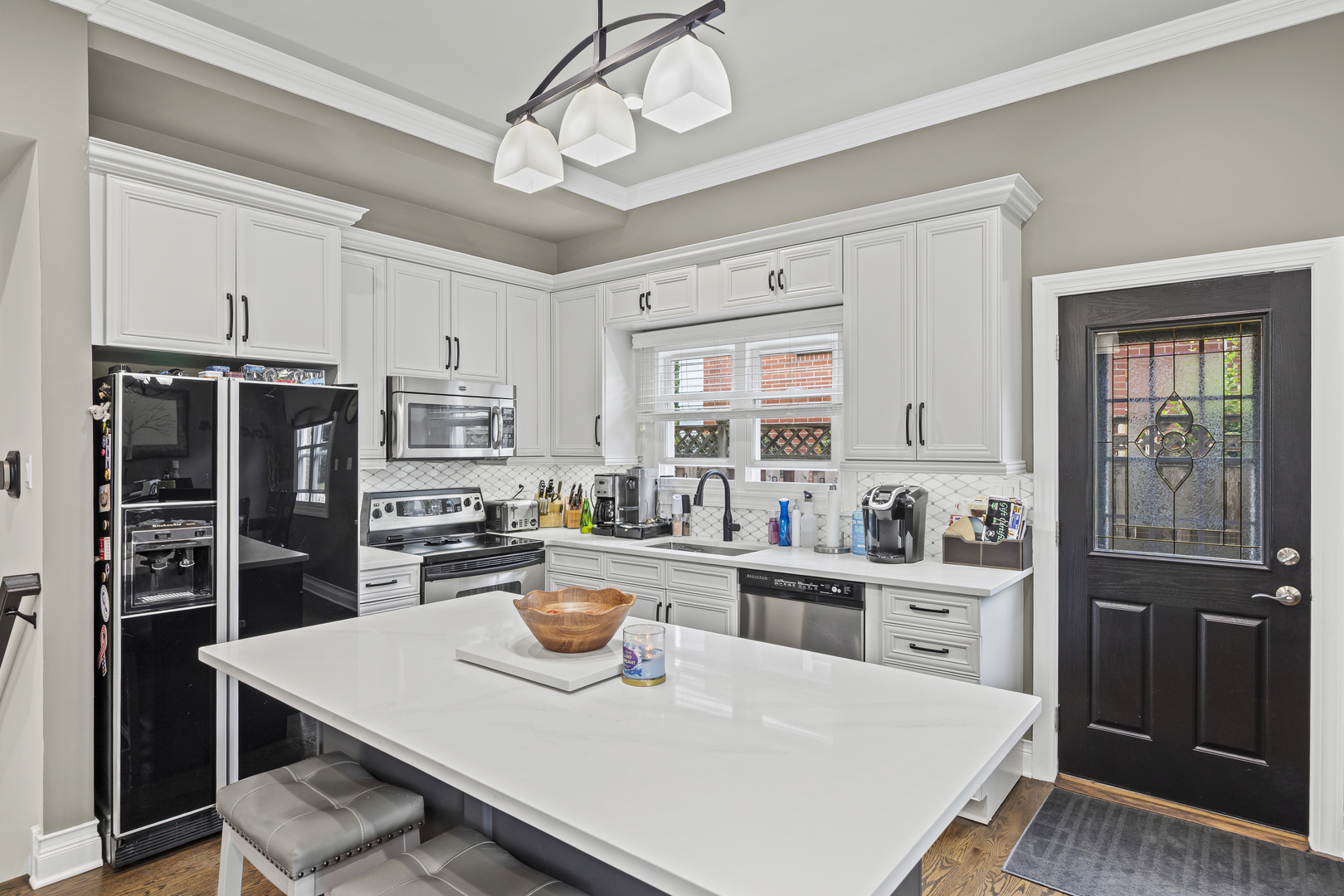 130 Elm Tree Lane Elmhurst, IL 60126 - Photo 5 of 28
