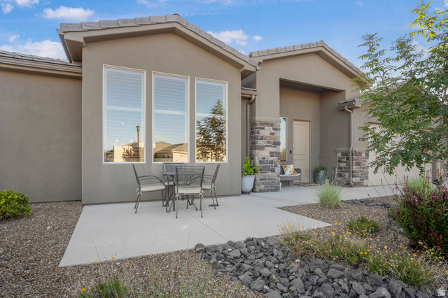456 South Subway Hurricane, UT 84737 - Photo 15 of 46 Front Courtyard