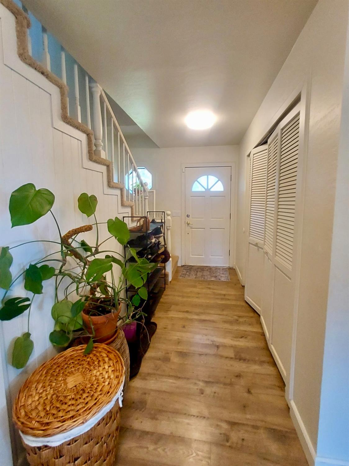 6880 Kahala Road Garden Valley, CA 95633 - Photo 2 of 52 a view of entryway with wooden floor