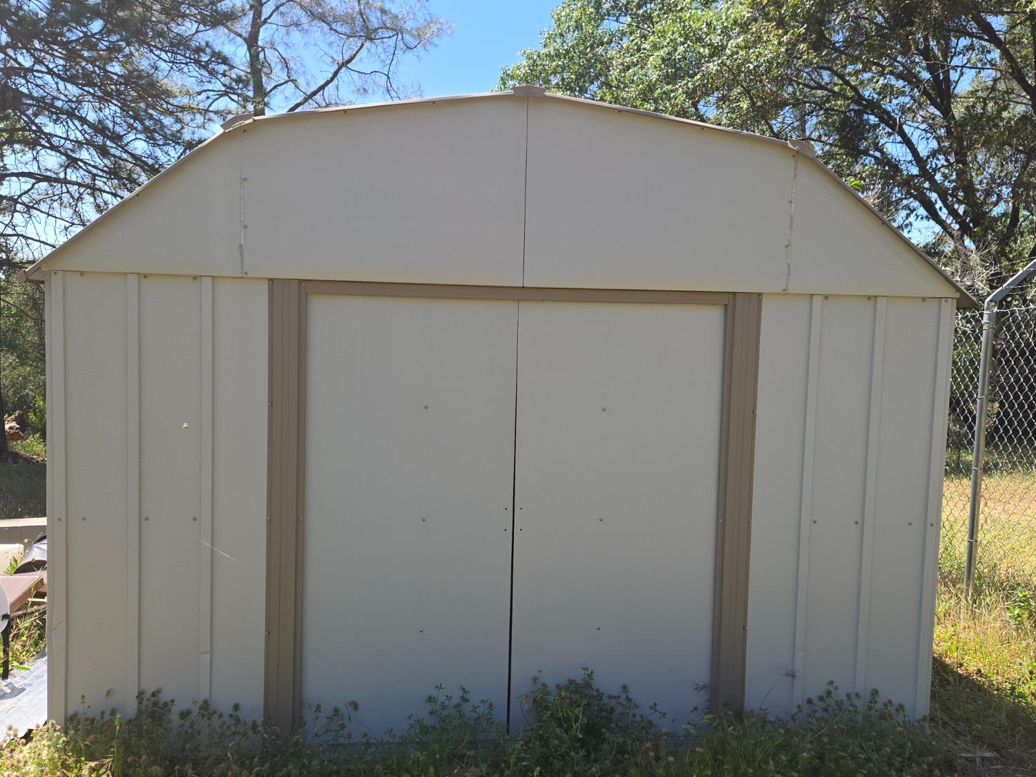6880 Kahala Road Garden Valley, CA 95633 - Photo 50 of 52 a backyard of a house