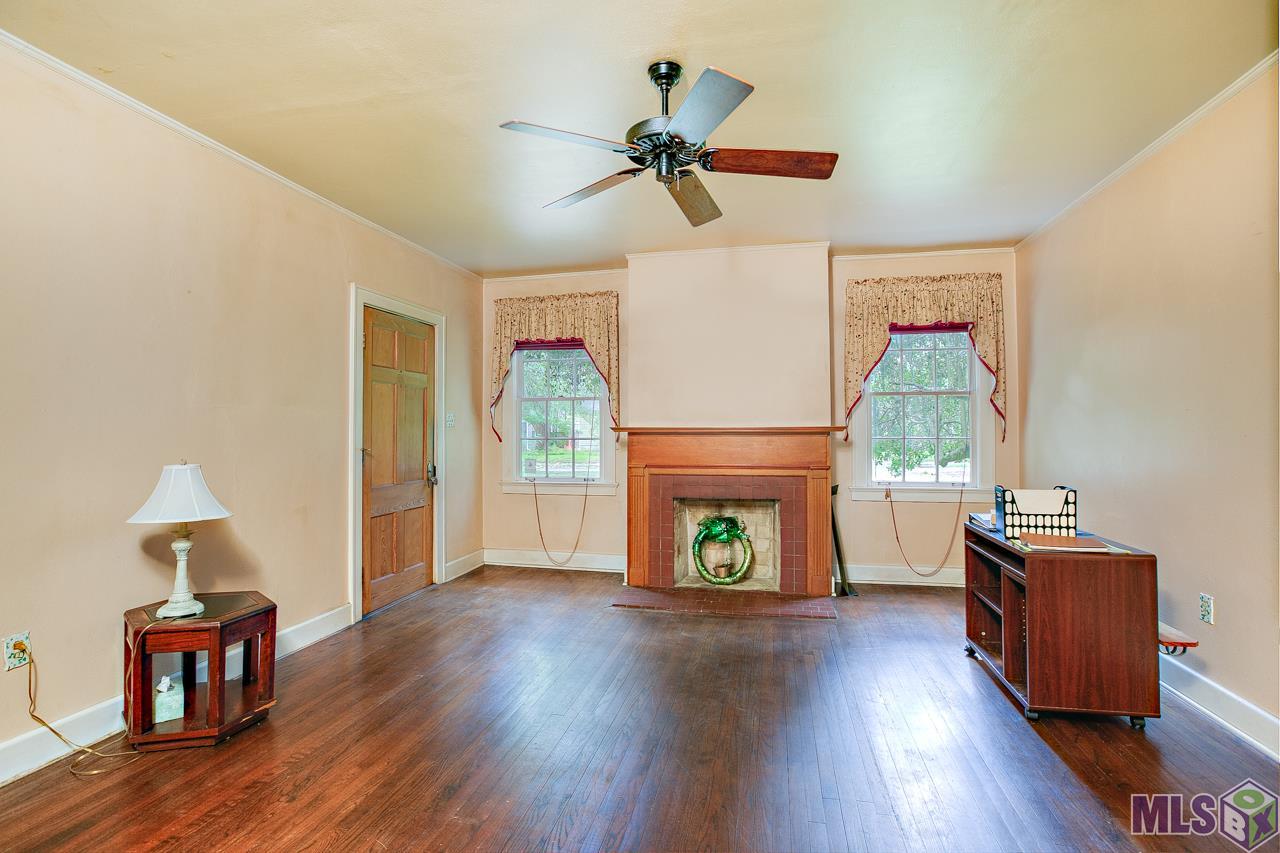 2405 Terrace Avenue Baton Rouge, LA 70806 - Photo 3 of 10 Living room