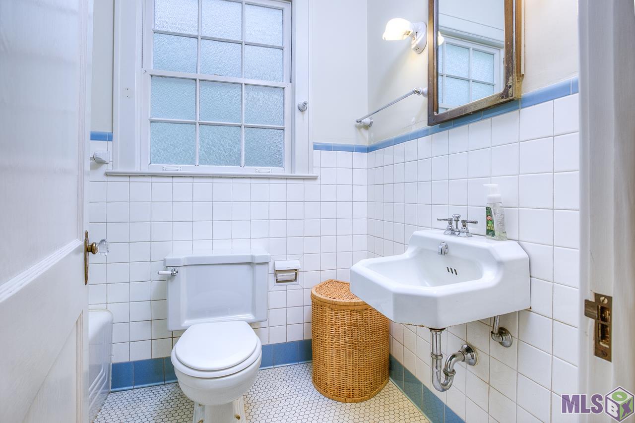 2405 Terrace Avenue Baton Rouge, LA 70806 - Photo 7 of 10 Master Bathroom