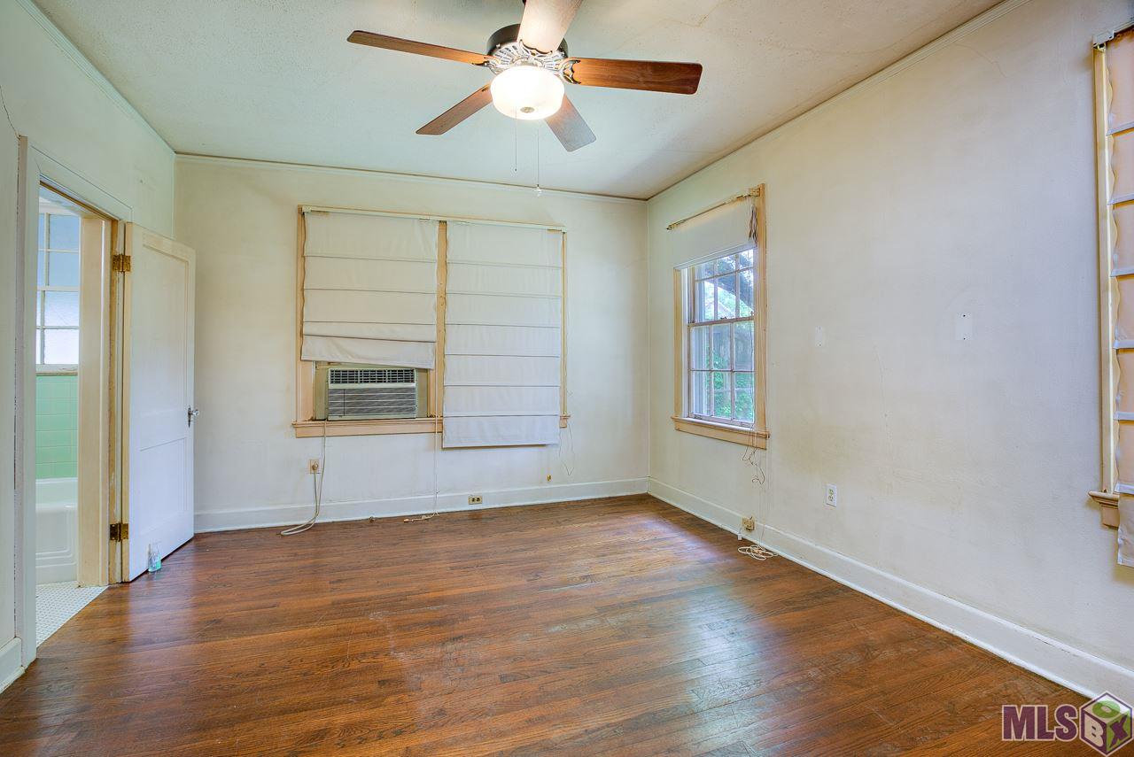 2405 Terrace Avenue Baton Rouge, LA 70806 - Photo 8 of 10 Glass covered porch