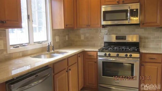 $3,000 | 241 Amboy Avenue, Metuchen, NJ 08840