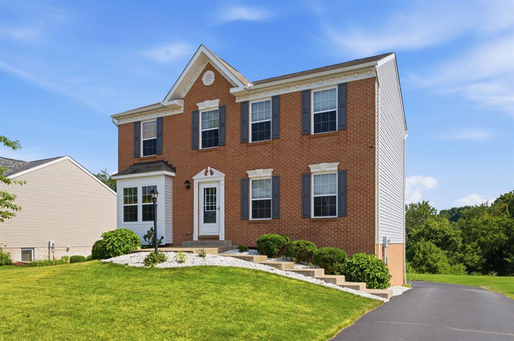 508 East Blue Ridge Drive Moon Township, PA 15108 - Photo 2 of 27 Gallery Image 2