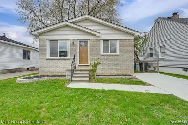 $1,650 | 36 West Mahan Avenue, Hazel Park, MI 48030