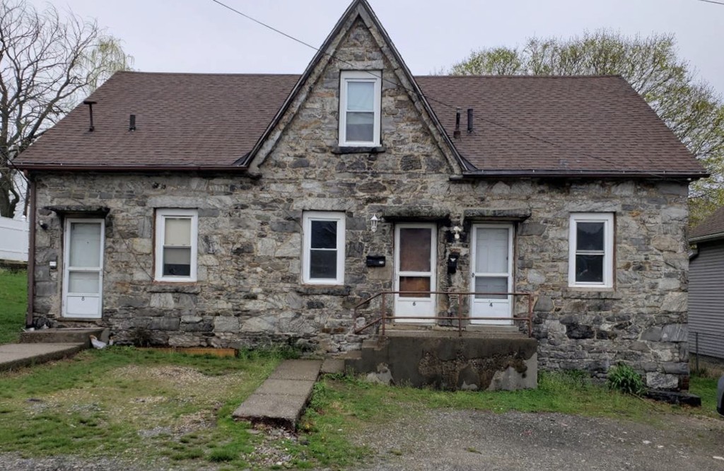 4 Burton Court Worcester, MA 01607 - Photo 1 of 5 Gallery Image 1