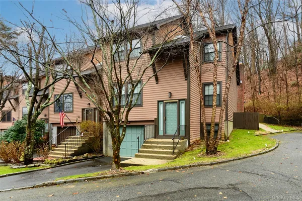 $4,150 | 4 Adams Court, Oyster Bay, NY 11771