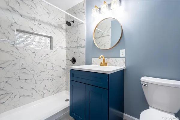 $4,150 | 4 Adams Court, Oyster Bay, NY 11771