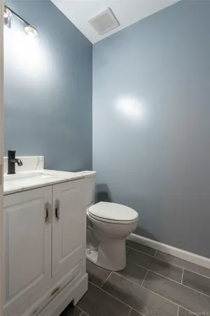 $4,150 | 4 Adams Court, Oyster Bay, NY 11771
