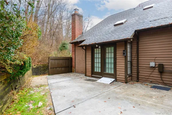 $4,150 | 4 Adams Court, Oyster Bay, NY 11771