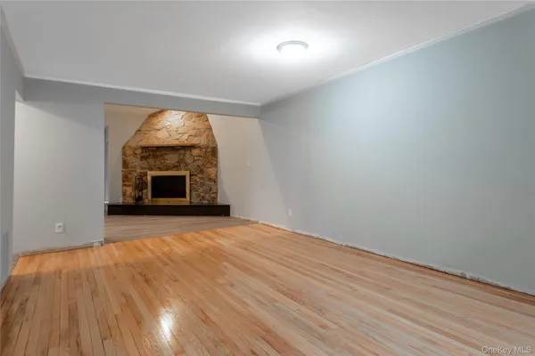 $4,150 | 4 Adams Court, Oyster Bay, NY 11771