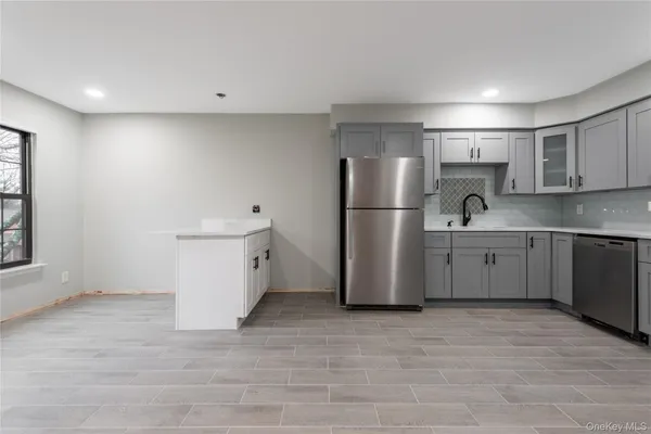 $4,150 | 4 Adams Court, Oyster Bay, NY 11771