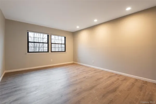 $4,150 | 4 Adams Court, Oyster Bay, NY 11771