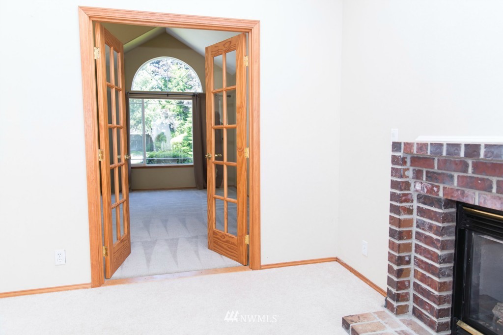 4830 151st Street Southwest Edmonds, WA 98026 - Photo 11 of 24 Gallery Image 11