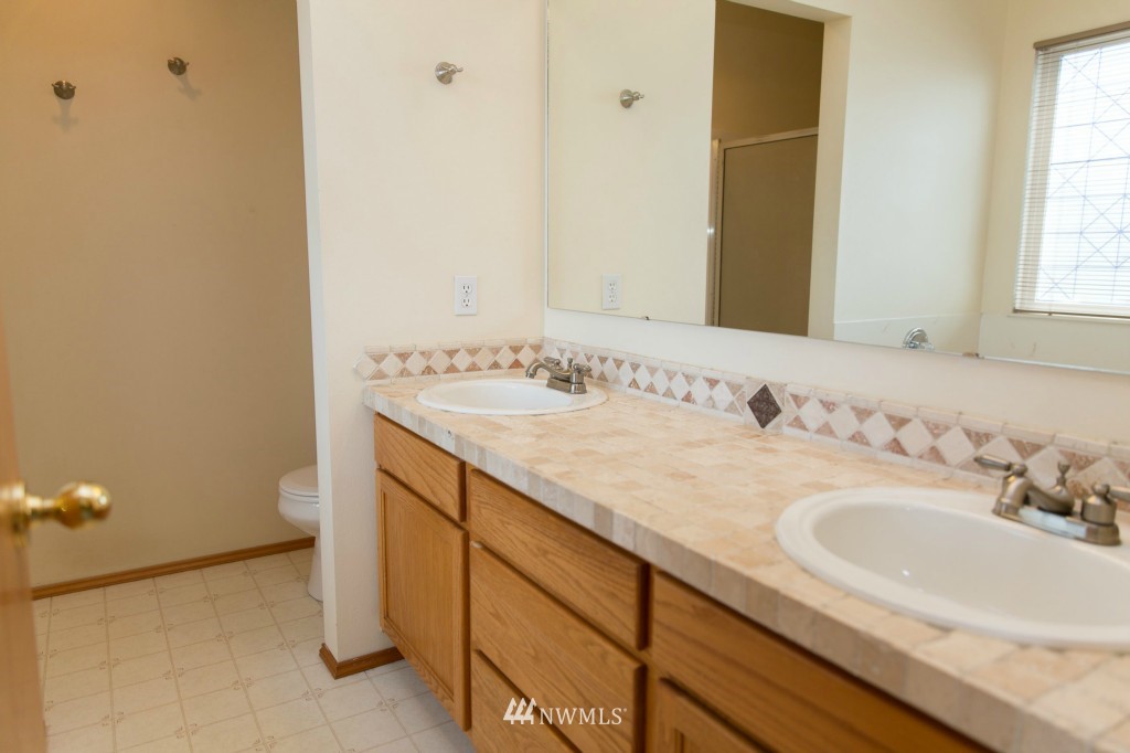 4830 151st Street Southwest Edmonds, WA 98026 - Photo 14 of 24 Gallery Image 14