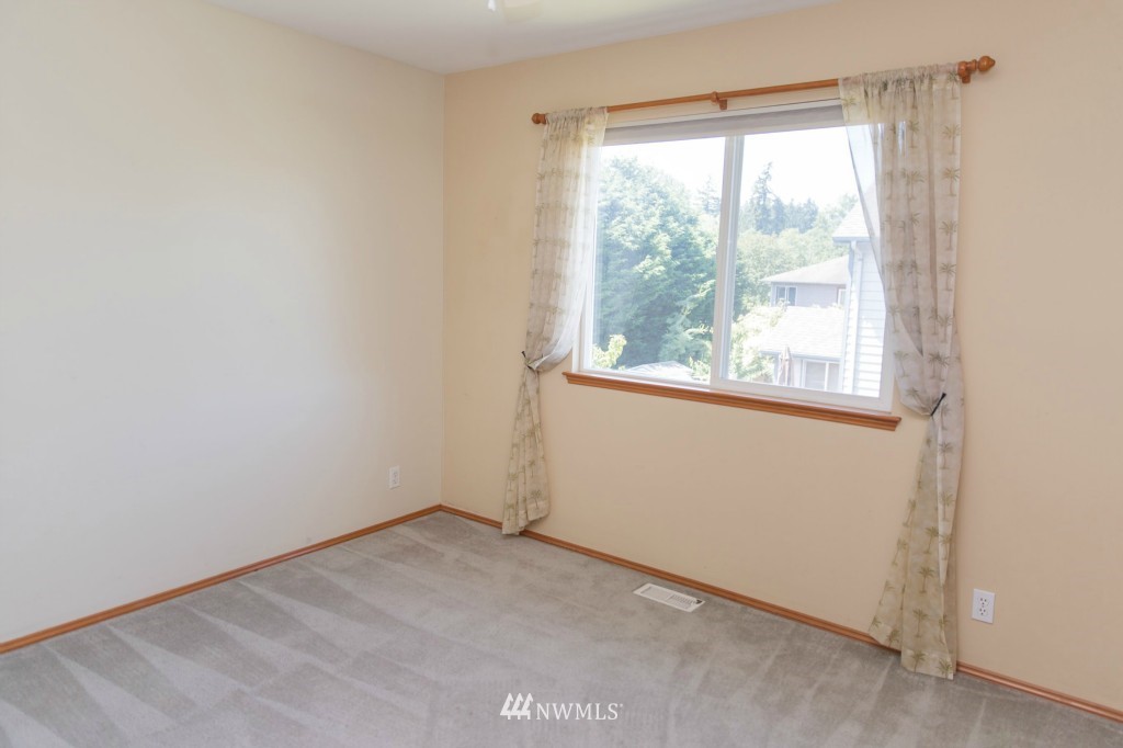 4830 151st Street Southwest Edmonds, WA 98026 - Photo 16 of 24 Gallery Image 16
