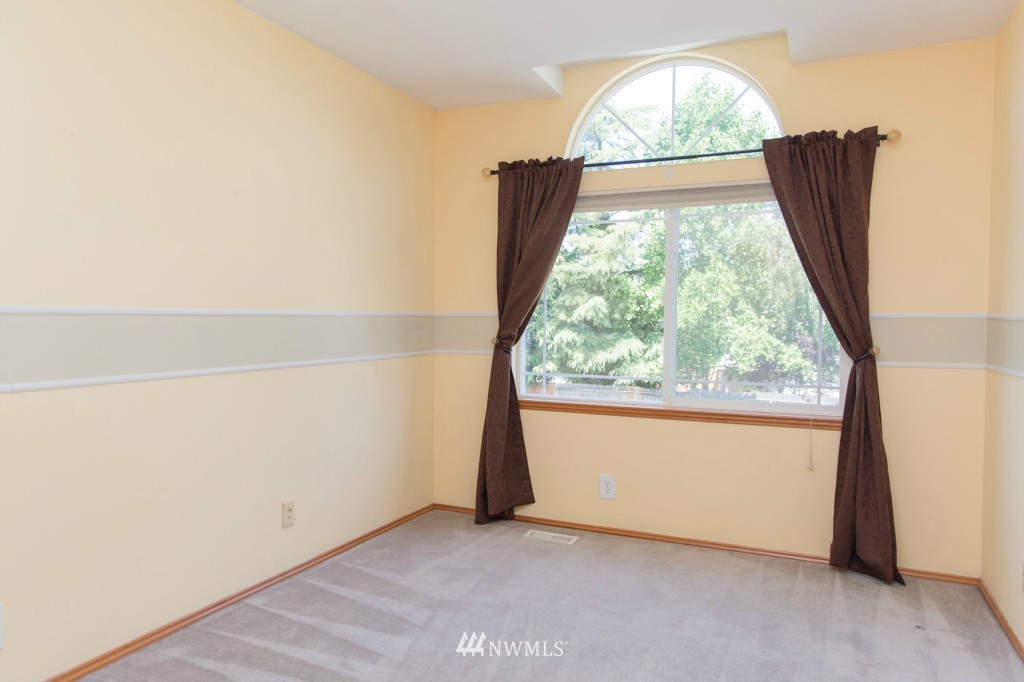 4830 151st Street Southwest Edmonds, WA 98026 - Photo 18 of 24 Gallery Image 18