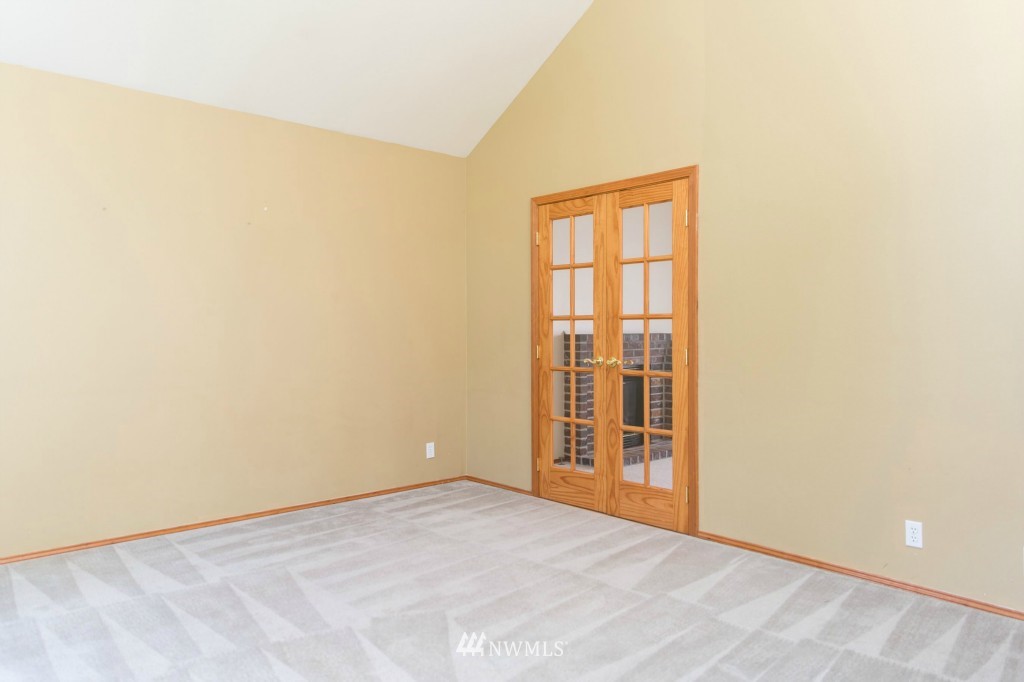 4830 151st Street Southwest Edmonds, WA 98026 - Photo 7 of 24 Gallery Image 7