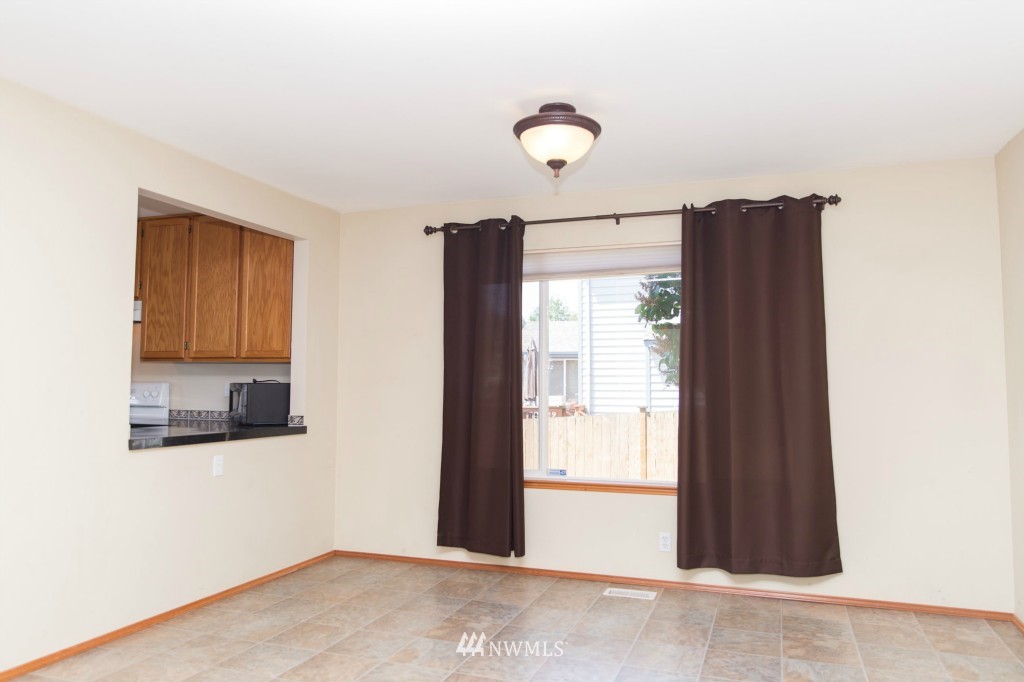4830 151st Street Southwest Edmonds, WA 98026 - Photo 8 of 24 Gallery Image 8