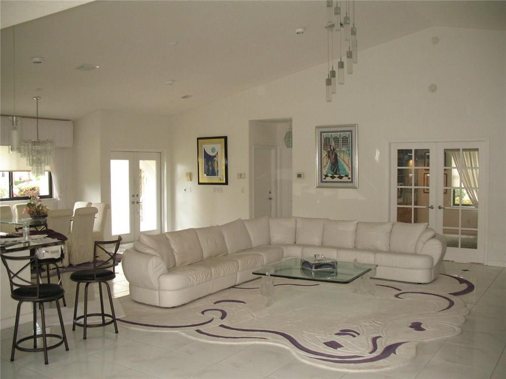 4965 Pine Tree Drive Boynton Beach, FL 33436 - Photo 2 of 18 Photo 2