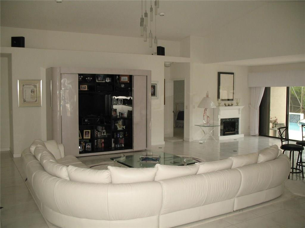 4965 Pine Tree Drive Boynton Beach, FL 33436 - Photo 4 of 18 Photo 4