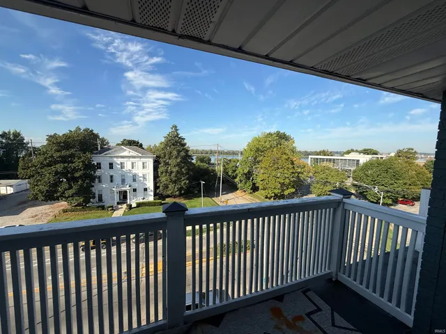 $1,100 | 602 Southeast Riverside Drive, Unit H, Evansville, IN 47713