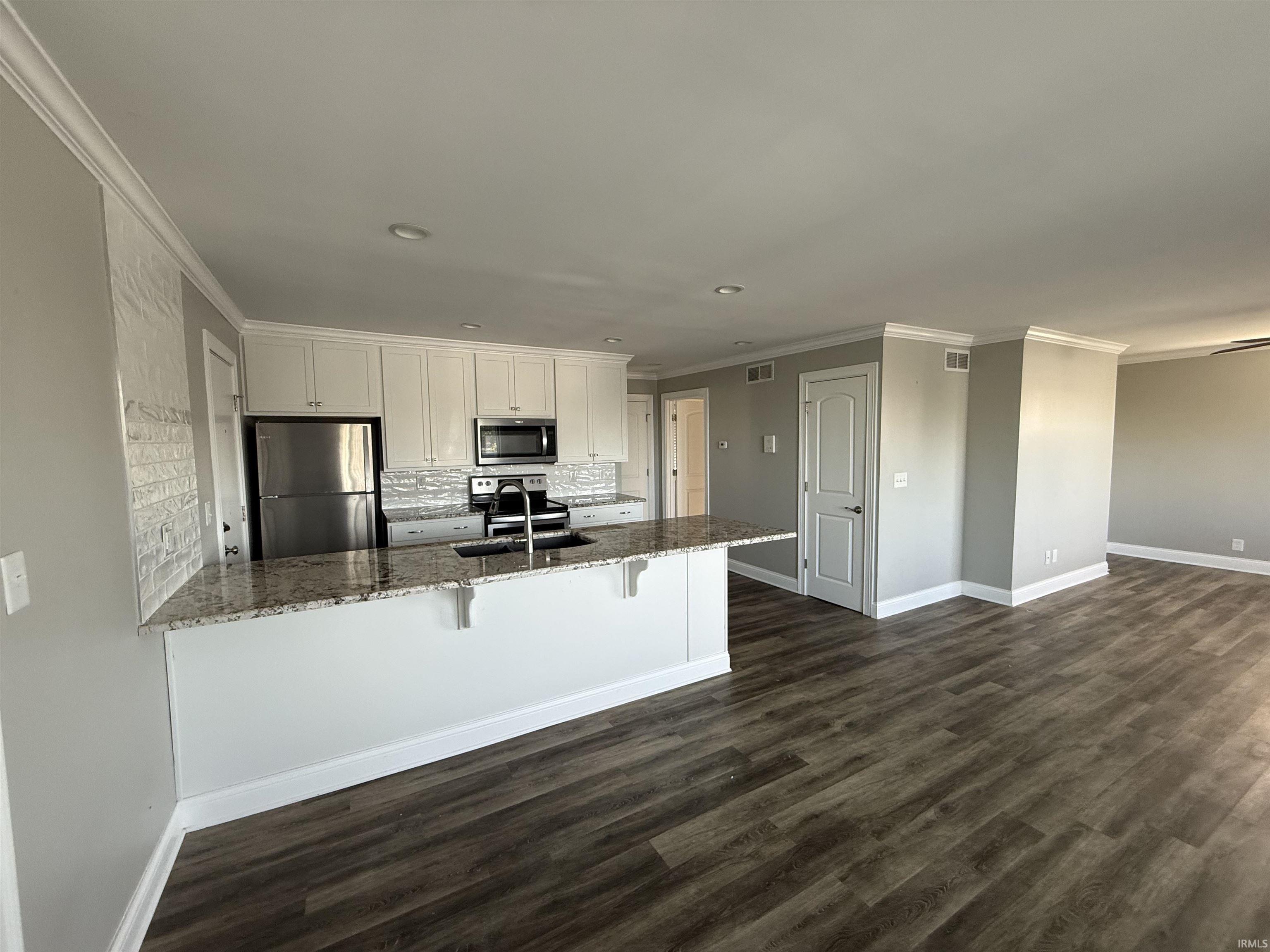 602 Southeast Riverside Drive, Unit H Evansville, IN 47713 - Photo 4 of 16