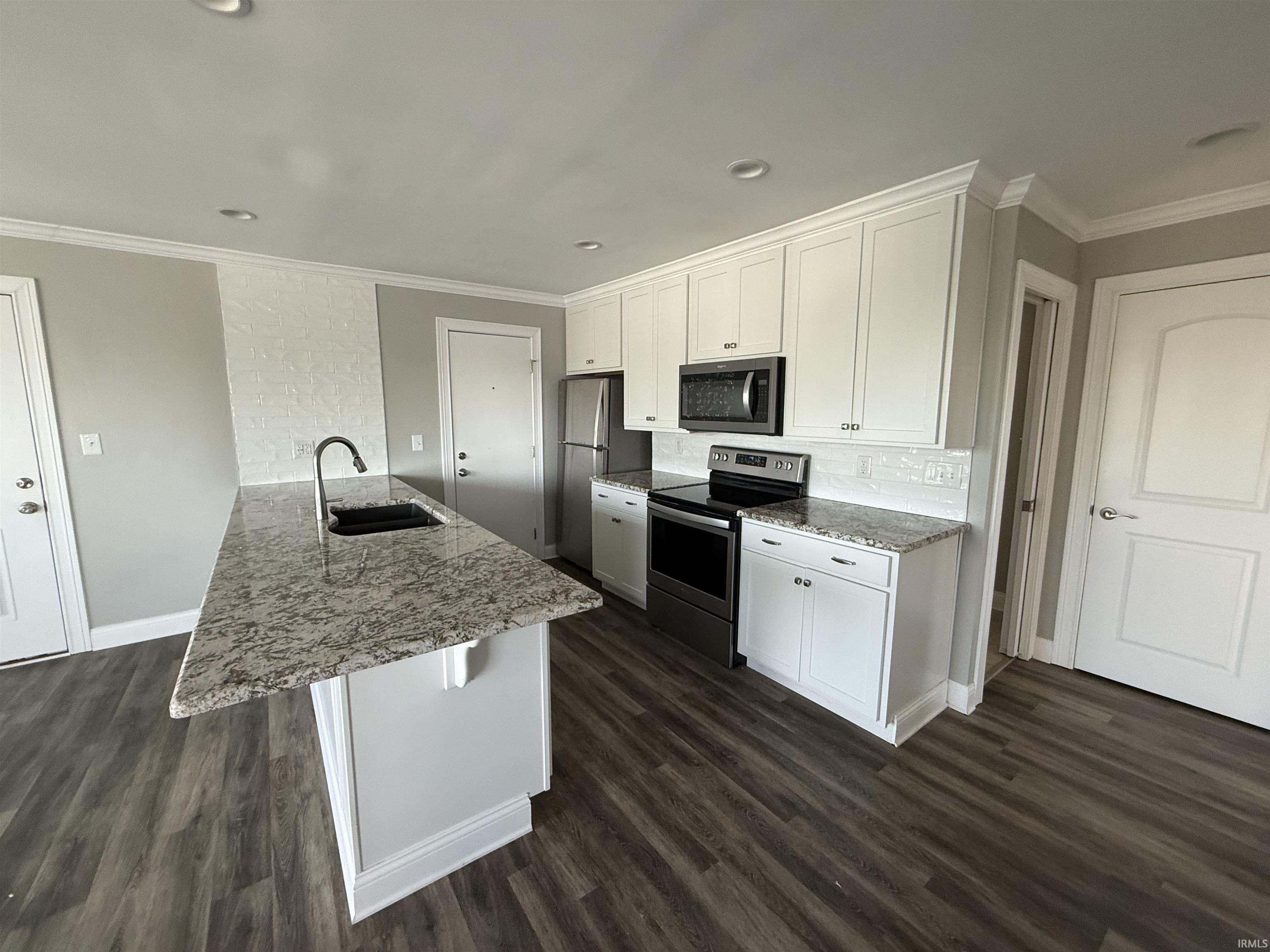 602 Southeast Riverside Drive, Unit H Evansville, IN 47713 - Photo 5 of 16