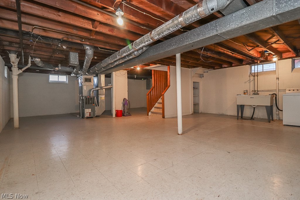 4010 Snow Road Cleveland, OH 44134 - Photo 14 of 17