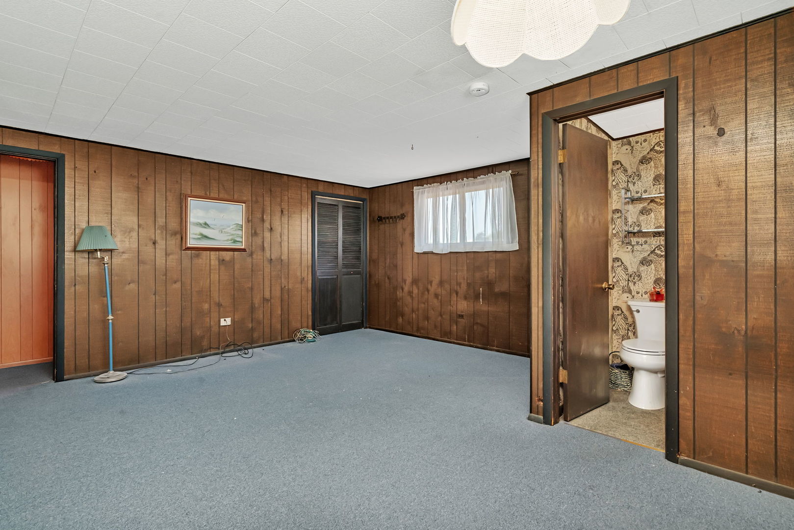 8955 South Corcoran Road Hometown, IL 60456 - Photo 16 of 20 an empty room with windows