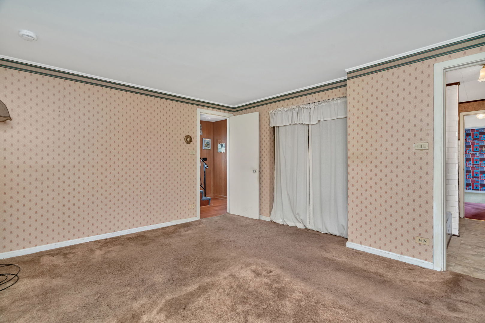 8955 South Corcoran Road Hometown, IL 60456 - Photo 10 of 20 a view of an empty room
