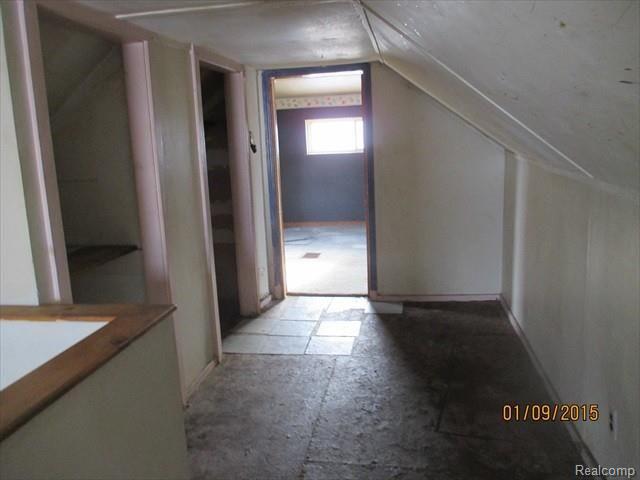 8041 Sterling Street Center Line, MI 48015 - Photo 5 of 6